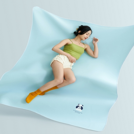 91家纺网 家纺一手货源 找家纺 晨曦家纺 2024新款可爱熊猫冻冻凉感席3D空气感凉席 熊猫冻感席-经典天空蓝