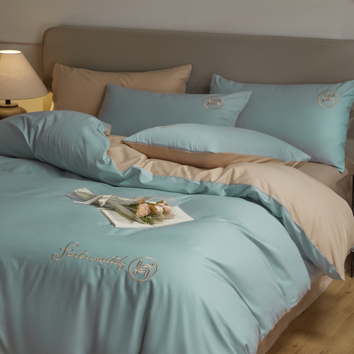 91家纺网 家纺一手货源 找家纺 梵克保罗 2024新款全棉轻奢纯色双拼刺绣四件套 繁星蓝