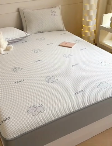 91家纺网 家纺一手货源 找家纺 慕尚家纺 2025新款卡通凉豆豆凉感冰丝席凉席 床笠款-小狗