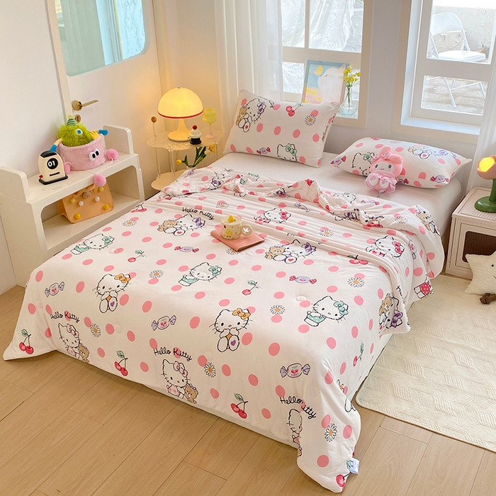 91家纺网 家纺一手货源 找家纺 DS-2025新款儿童卡通三丽鸥正版授权A类针织棉夏被系列 糖果凯蒂