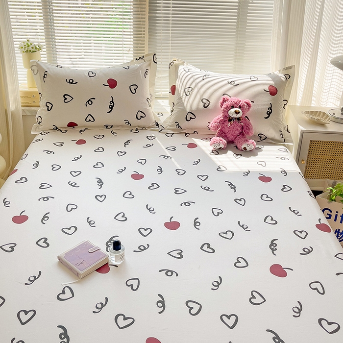 91家纺网 家纺一手货源 找家纺 大柏树 2025新款全棉13376印花四件套系列（可定制）-单床笠 比心-红