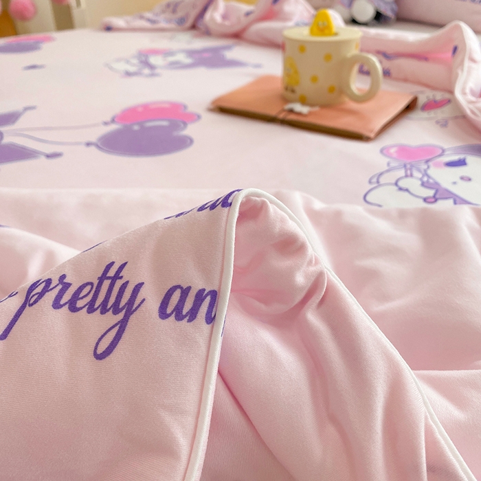 91家纺网 家纺一手货源 找家纺 DS-2025新款儿童卡通三丽鸥正版授权A类针织棉夏被系列 库洛米来信