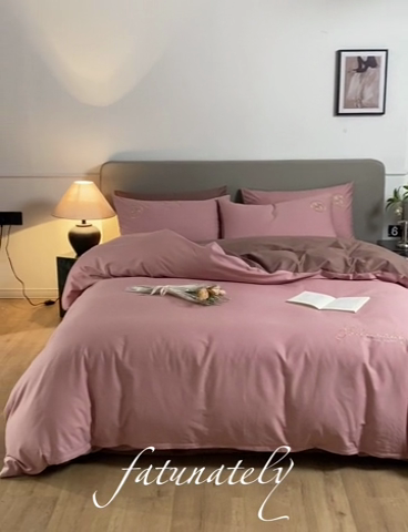 91家纺网 家纺一手货源 找家纺 梵克保罗 2024新款全棉轻奢纯色双拼刺绣四件套 豆沙咖