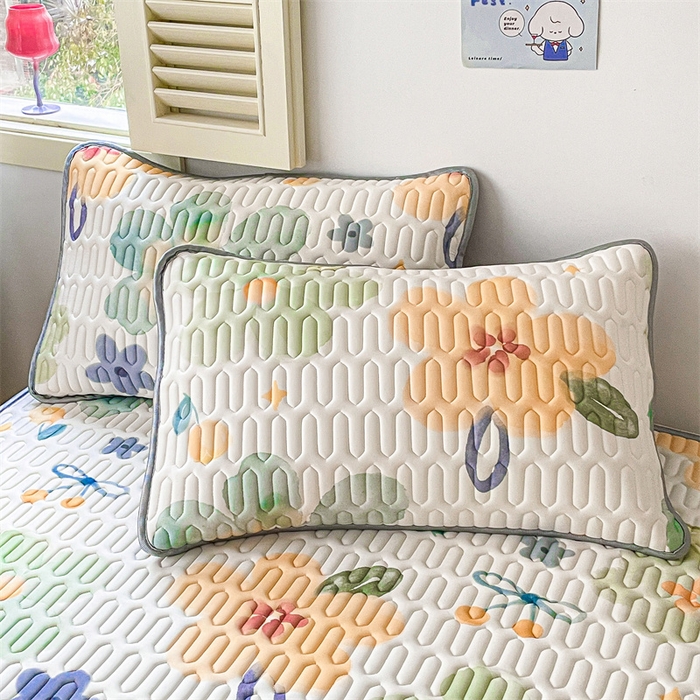 91家纺网 家纺一手货源 找家纺 布卢姆床垫 2025新款A类凉感丝数码印花小版乳胶凉席5mm 彩色花园