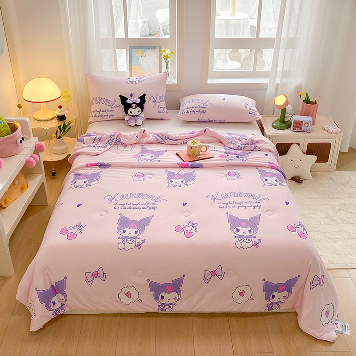 91家纺网 家纺一手货源 找家纺 DS-2025新款儿童卡通三丽鸥正版授权A类针织棉夏被系列 库洛米来信