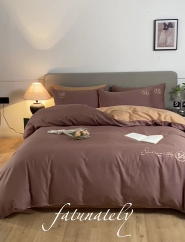 91家纺网 家纺一手货源 找家纺 梵克保罗 2024新款全棉轻奢纯色双拼刺绣四件套 咖色驼