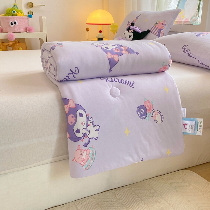 91家纺网 家纺一手货源 找家纺 DS-2025新款儿童卡通三丽鸥正版授权A类针织棉夏被系列 糖果库洛米