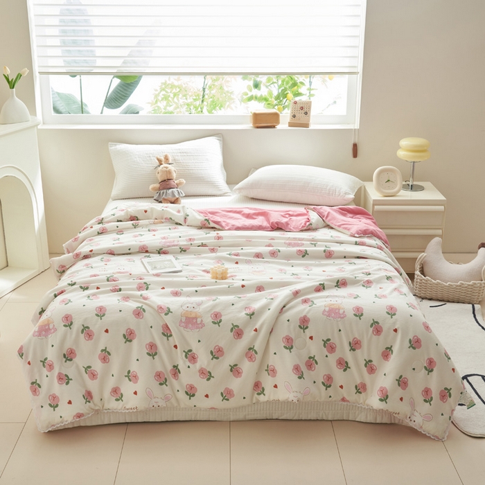 91家纺网 家纺一手货源 找家纺 畅销被业 2025新款水洗棉印花夏被夏凉被空调被 玫瑰小兔