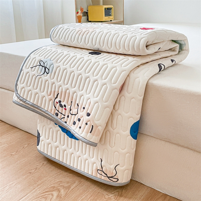 91家纺网 家纺一手货源 找家纺 布卢姆床垫 2025新款A类凉感丝数码印花小版乳胶凉席5mm cute小狗