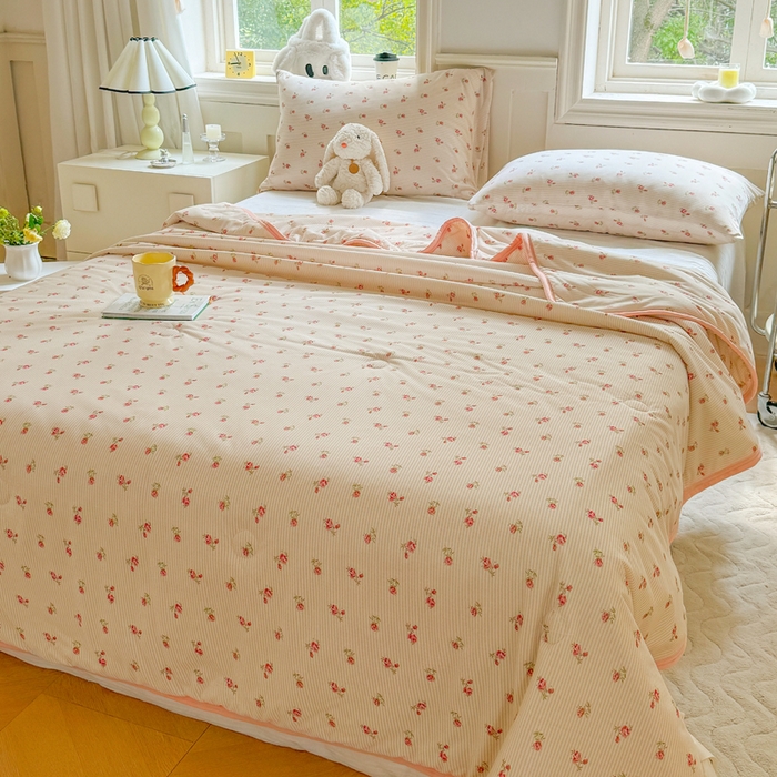 91家纺网 家纺一手货源 找家纺 美派工厂店 2024新款A类小清新针织棉印花夏被 念念不渝