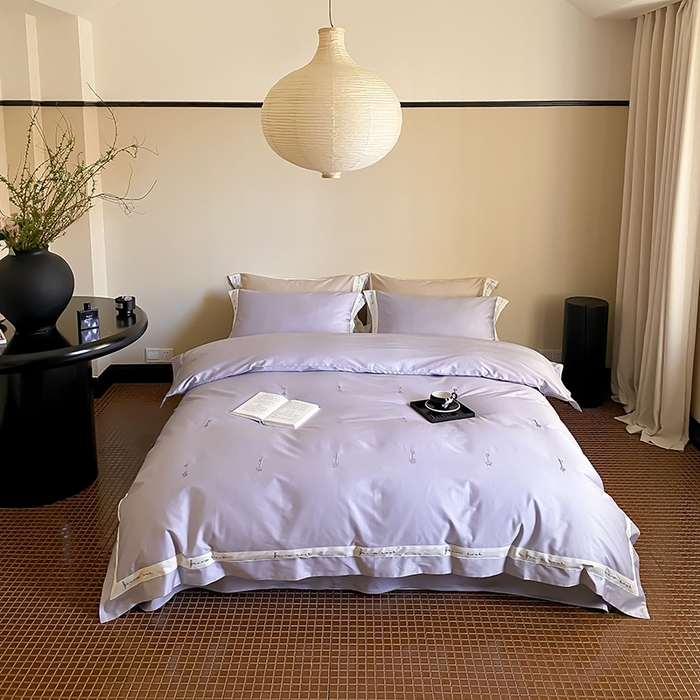 91家纺网 家纺一手货源 找家纺 赫帛 2024新款50s缎纹数码印花长绒棉四件套--钥匙系列 钥匙-浅紫色