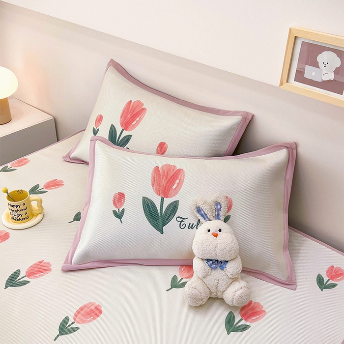 91家纺网 家纺一手货源 找家纺 全季家居 2024新款5A抗菌小清新数码印花冰藤席 郁金香（床笠款）