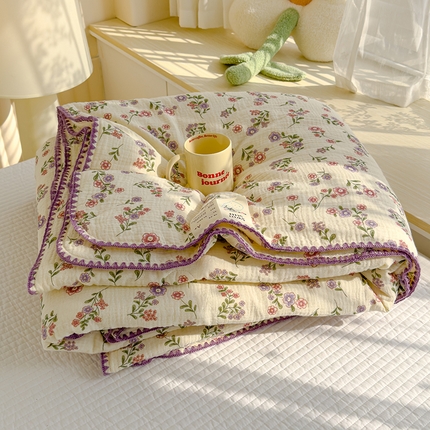 91家纺网 家纺一手货源 找家纺 芯恋 2025新款母婴级全棉皱皱纱双层纱夏被 穗花