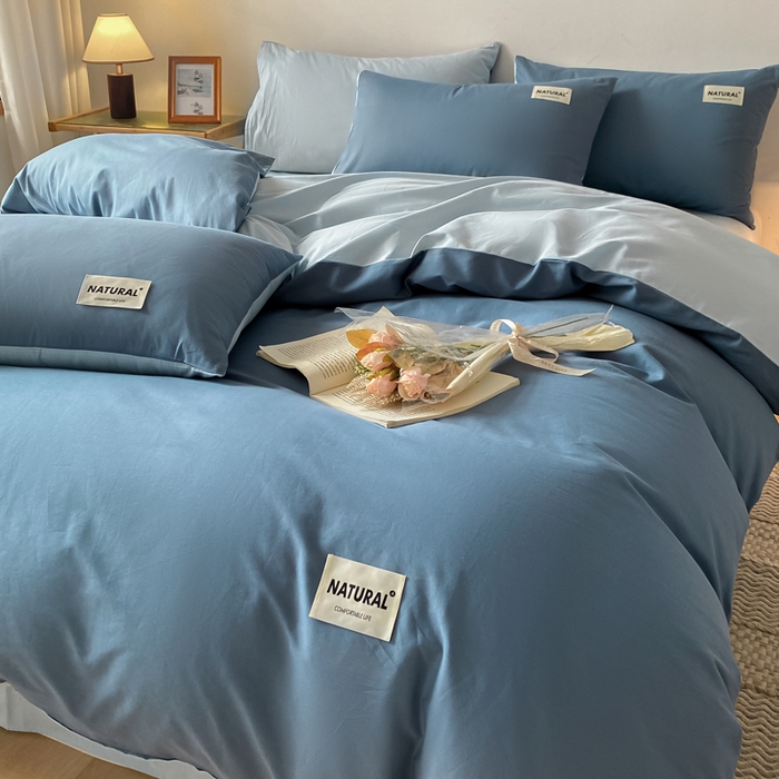 91家纺网 家纺一手货源 找家纺 芊寻家居 2024新款13372全棉纯色四件套无印良品风简约套件 宾利蓝-浅蓝