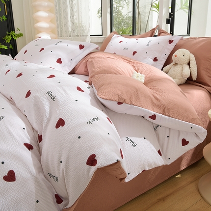 91家纺网 家纺一手货源 找家纺 圣靓家纺 2025新款提花泡泡棉泡泡纱四件套 甜蜜心跳