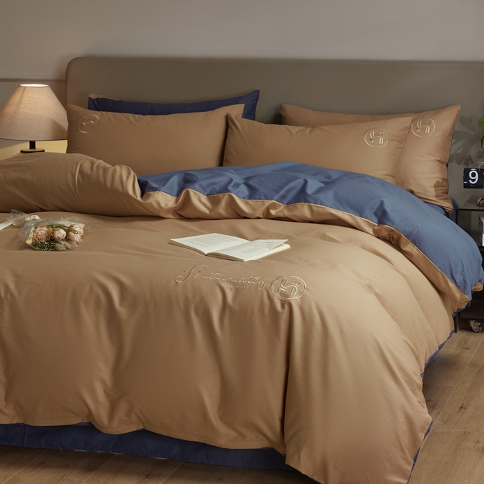 91家纺网 家纺一手货源 找家纺 梵克保罗 2024新款全棉轻奢纯色双拼刺绣四件套 深咖兰