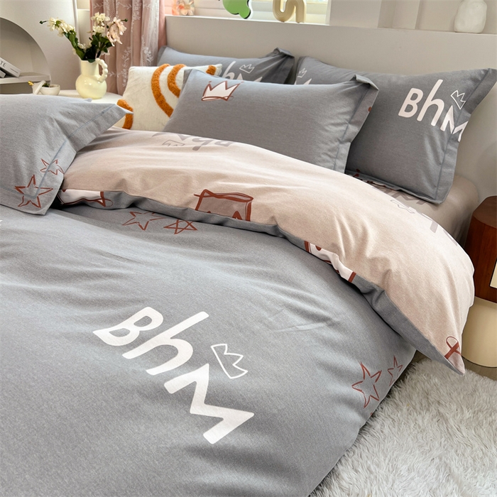 91家纺网 家纺一手货源 找家纺 简约 2025新款全棉四件套活性生态磨毛四件套 小皇冠-米灰