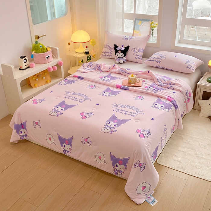 91家纺网 家纺一手货源 找家纺 DS-2025新款儿童卡通三丽鸥正版授权A类针织棉夏被系列 库洛米来信