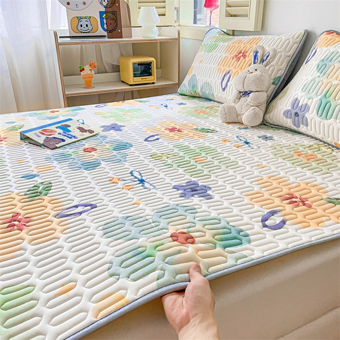 91家纺网 家纺一手货源 找家纺 布卢姆床垫 2025新款A类凉感丝数码印花小版乳胶凉席5mm 彩色花园