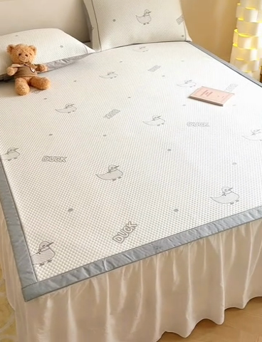 91家纺网 家纺一手货源 找家纺 慕尚家纺 2025新款卡通凉豆豆凉感冰丝席凉席 床席款-小鸭