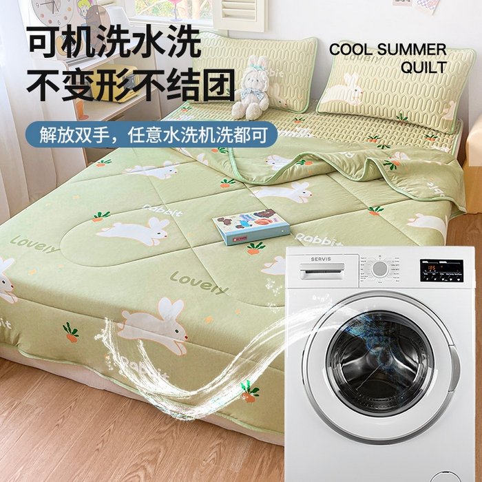 91家纺网 家纺一手货源 找家纺 布卢姆床垫 2025新款A类凉感丝数码印花夏被凉席四件套 芭比兔