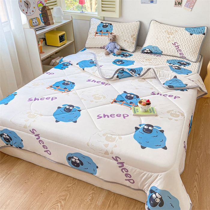 91家纺网 家纺一手货源 找家纺 布卢姆床垫 2025新款A类凉感丝数码印花夏被凉席四件套 小羊肖恩