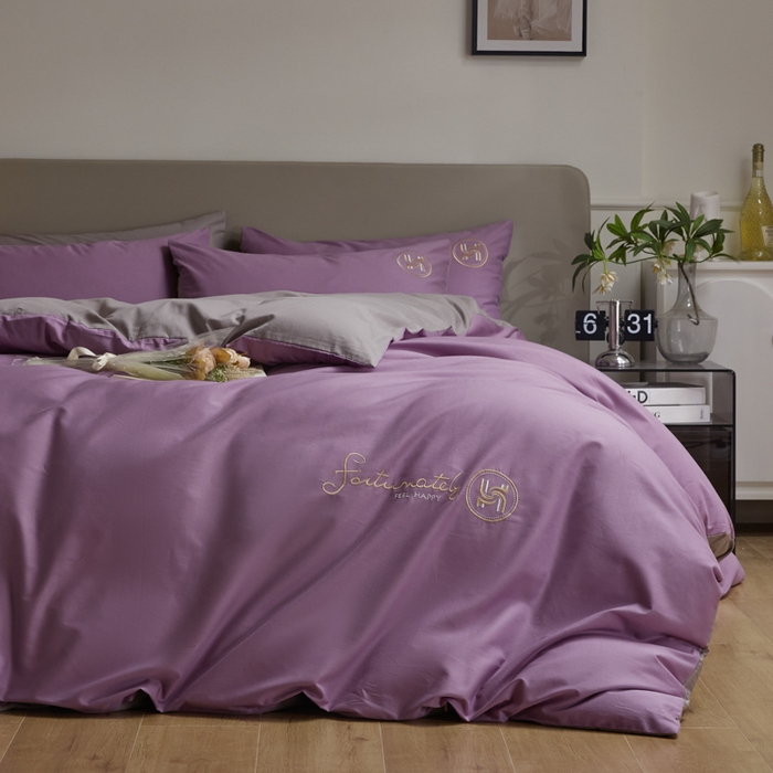 91家纺网 家纺一手货源 找家纺 梵克保罗 2024新款全棉轻奢纯色双拼刺绣四件套 迷情紫