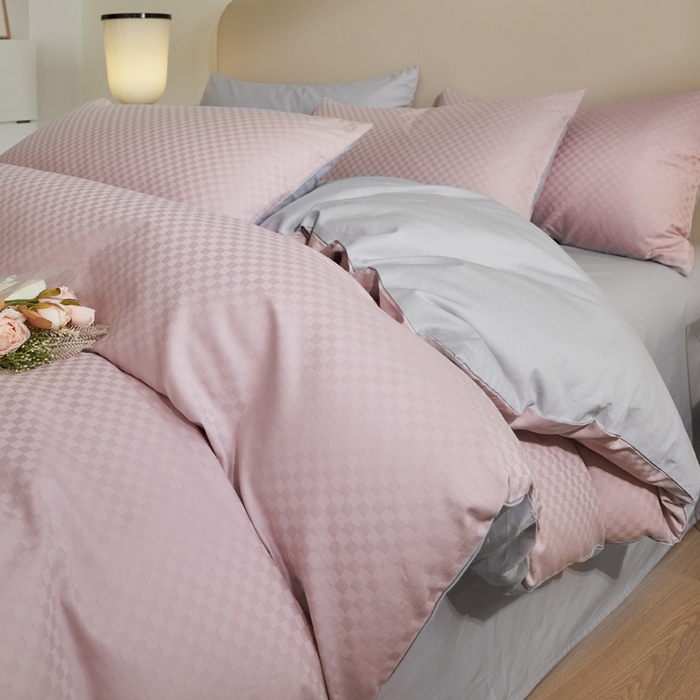 91家纺网 家纺一手货源 找家纺 涵宸家纺 2024新款全棉提花四件套-菲比 菲比-曼越紫灰