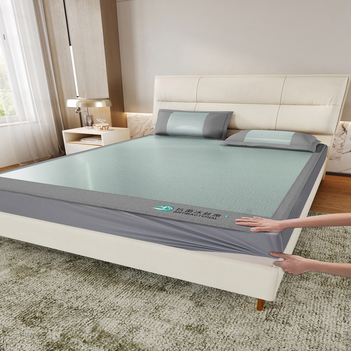 91家纺网 家纺一手货源 找家纺 爱宝被业 2025新款冰丝凉席刺绣款 绿