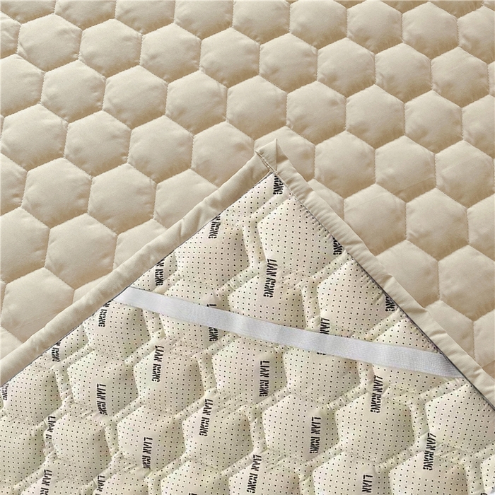 91家纺网 家纺一手货源 找家纺 恋绒家纺 A类刺绣款床褥学生软床垫子床护垫软垫（图1） 可爱熊-浅驼