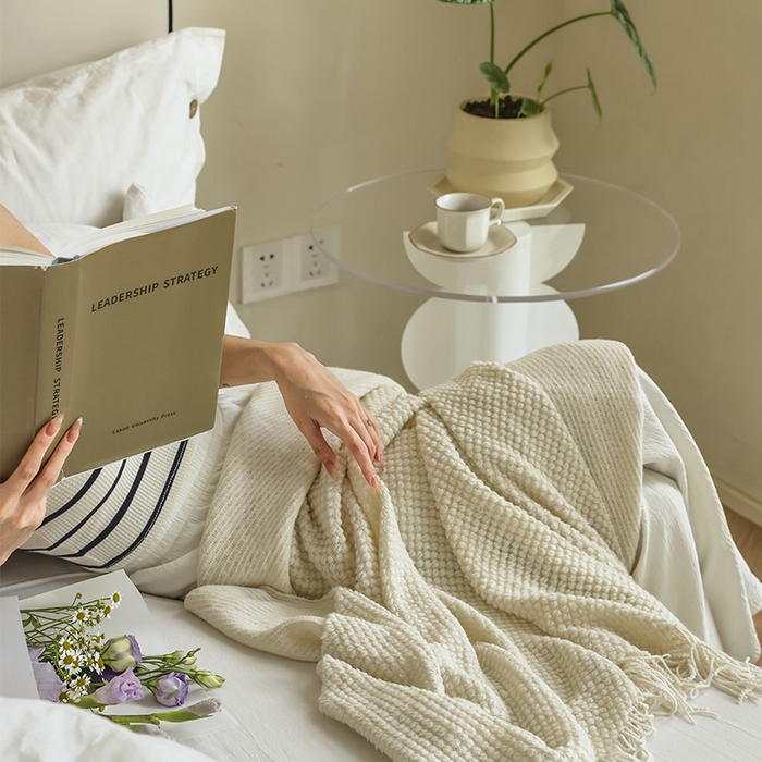 91家纺网 家纺一手货源 找家纺 朴尔家纺-毛巾被 2024年新款波波风流苏柔糯毯床尾毯沙发巾 波波流苏柔糯毯-奶白