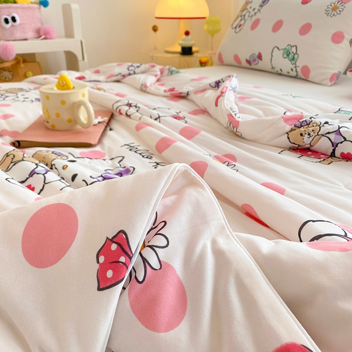 91家纺网 家纺一手货源 找家纺 DS-2025新款儿童卡通三丽鸥正版授权A类针织棉夏被系列 糖果凯蒂