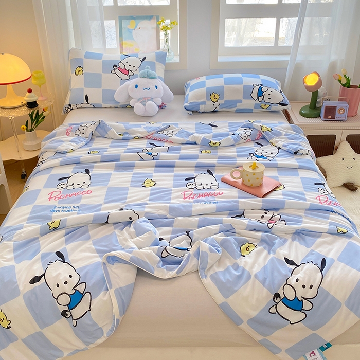 91家纺网 家纺一手货源 找家纺 DS-2025新款儿童卡通三丽鸥正版授权A类针织棉夏被系列 蓝格帕恰狗