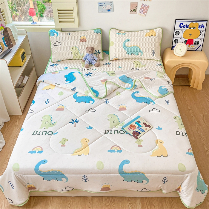 91家纺网 家纺一手货源 找家纺 布卢姆床垫 2025新款A类凉感丝数码印花夏被凉席四件套 恐龙世界