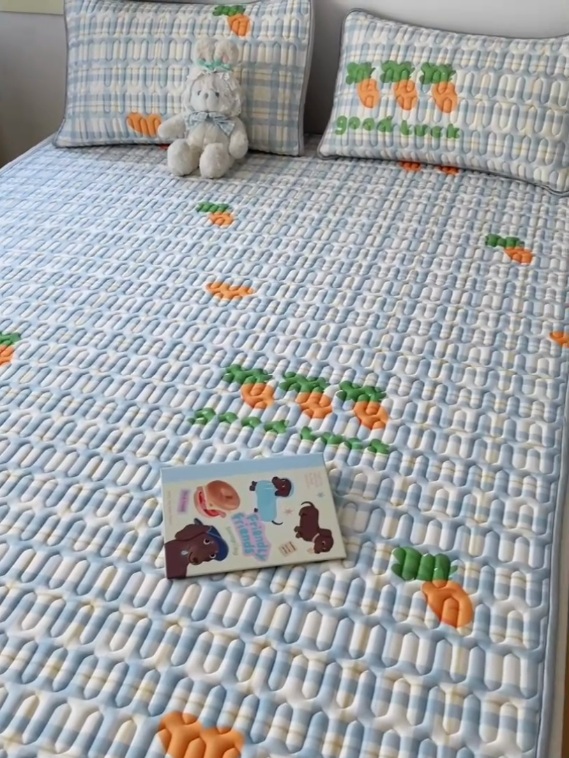 91家纺网 家纺一手货源 找家纺 布卢姆床垫 2025新款A类凉感丝数码印花小版乳胶凉席5mm 拔萝卜