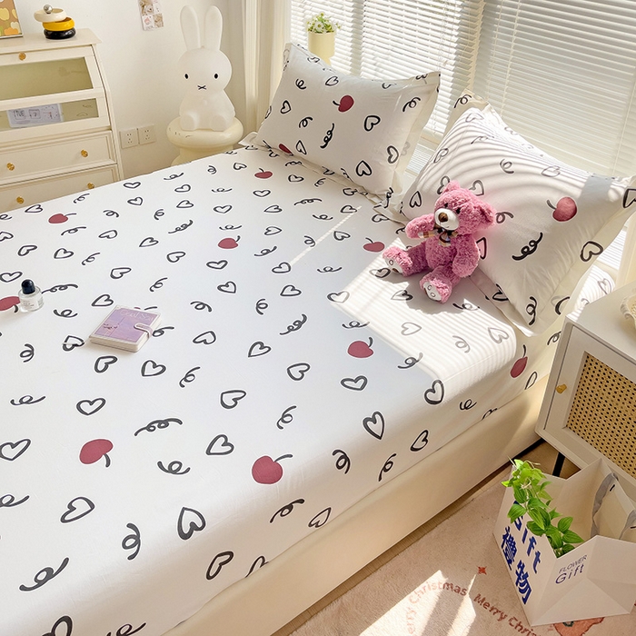 91家纺网 家纺一手货源 找家纺 大柏树 2025新款全棉13376印花四件套系列（可定制）-单床笠 比心-红