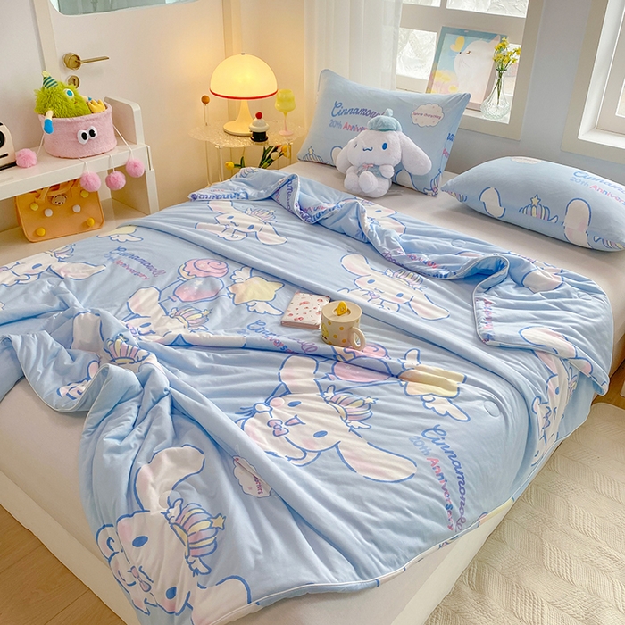 91家纺网 家纺一手货源 找家纺 DS-2025新款儿童卡通三丽鸥正版授权A类针织棉夏被系列 蓝色玉桂狗