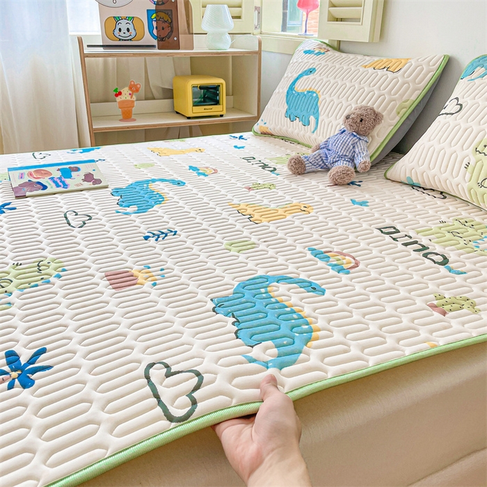 91家纺网 家纺一手货源 找家纺 布卢姆床垫 2025新款A类凉感丝数码印花小版乳胶凉席5mm 恐龙世界