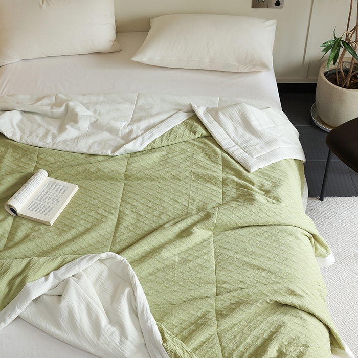 91家纺网 家纺一手货源 找家纺 觉物 2024新款肌理凉感水洗抗菌夏被 绿野仙踪