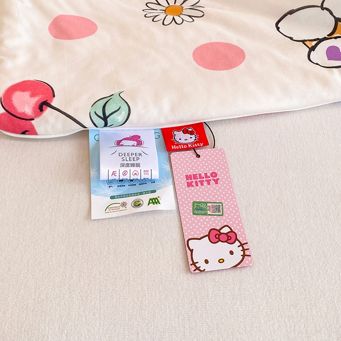 91家纺网 家纺一手货源 找家纺 DS-2025新款儿童卡通三丽鸥正版授权A类针织棉夏被系列 糖果凯蒂