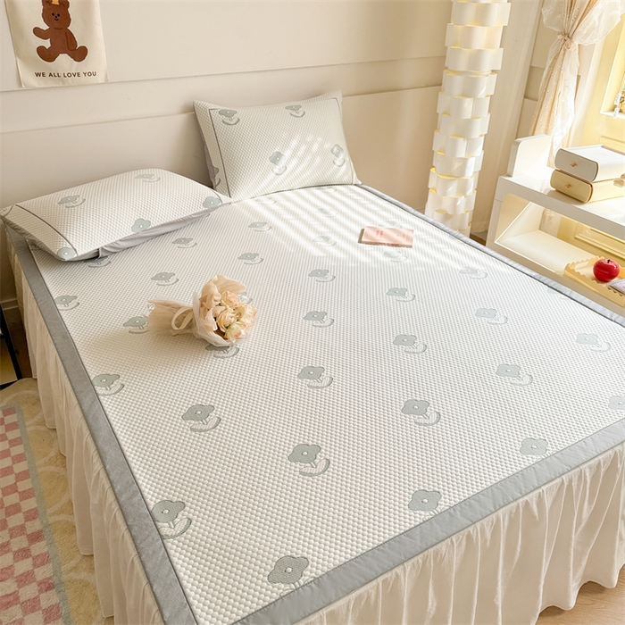 91家纺网 家纺一手货源 找家纺 慕尚家纺 2025新款卡通凉豆豆凉感冰丝席凉席 床席款-四叶草