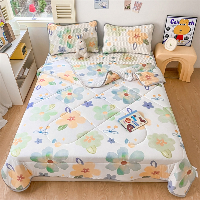 91家纺网 家纺一手货源 找家纺 布卢姆床垫 2025新款A类凉感丝数码印花夏被凉席四件套 彩色花园