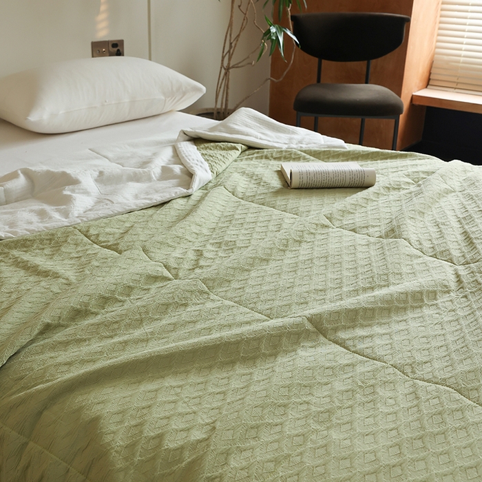 91家纺网 家纺一手货源 找家纺 觉物 2024新款肌理凉感水洗抗菌夏被 绿野仙踪