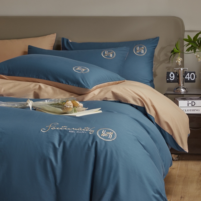 91家纺网 家纺一手货源 找家纺 梵克保罗 2024新款全棉轻奢纯色双拼刺绣四件套 深蓝色