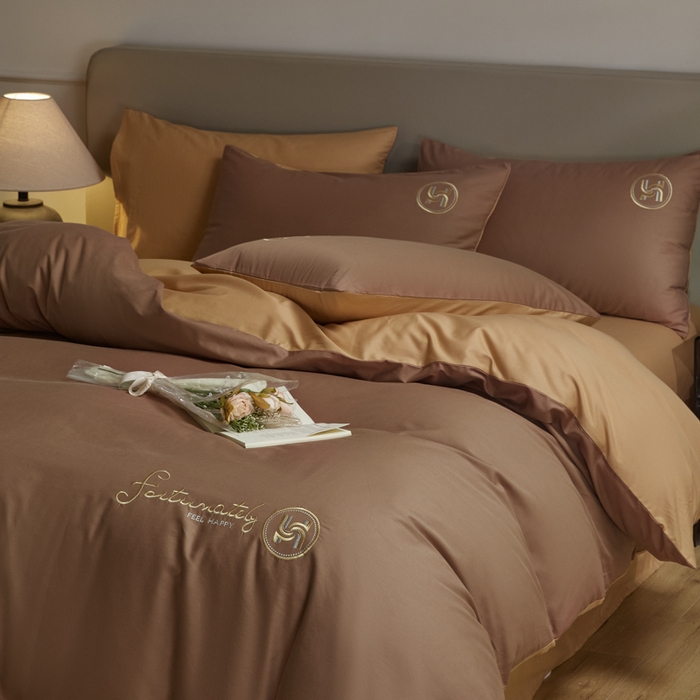 91家纺网 家纺一手货源 找家纺 梵克保罗 2024新款全棉轻奢纯色双拼刺绣四件套 咖色驼