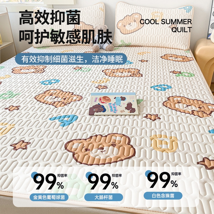 91家纺网 家纺一手货源 找家纺 布卢姆床垫 2025新款A类凉感丝数码印花小版乳胶凉席5mm 字母小熊