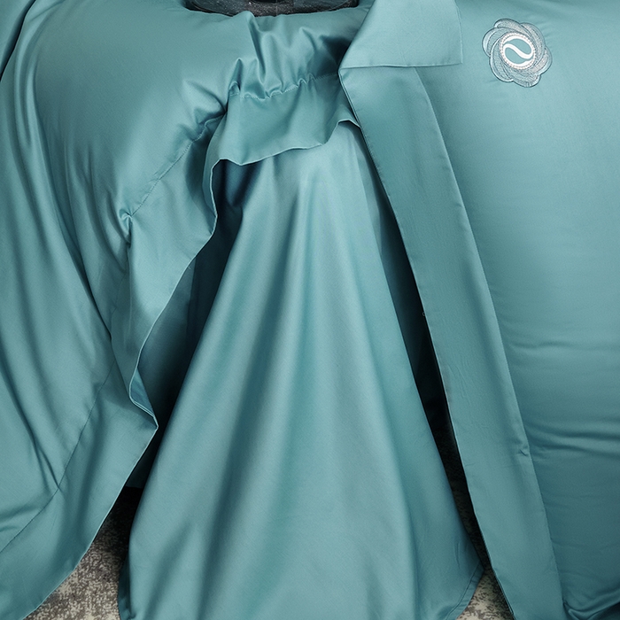 91家纺网 家纺一手货源 找家纺 榻尚家居 2024新款80S长绒棉纯色绣花系列四件套--静谧系列 静谧-蓝