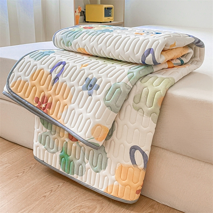 91家纺网 家纺一手货源 找家纺 布卢姆床垫 2025新款A类凉感丝数码印花小版乳胶凉席5mm 彩色花园