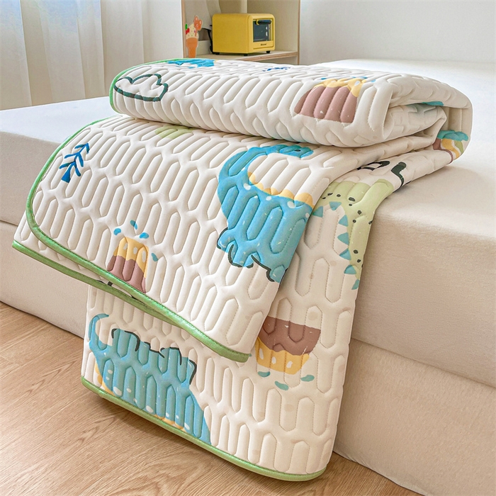 91家纺网 家纺一手货源 找家纺 布卢姆床垫 2025新款A类凉感丝数码印花小版乳胶凉席5mm 恐龙世界