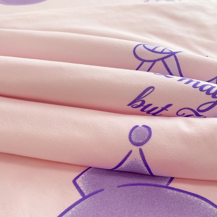 91家纺网 家纺一手货源 找家纺 DS-2025新款儿童卡通三丽鸥正版授权A类针织棉夏被系列 库洛米来信